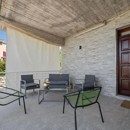 Villa Belvilla By Oyo Modern In With Pool *
