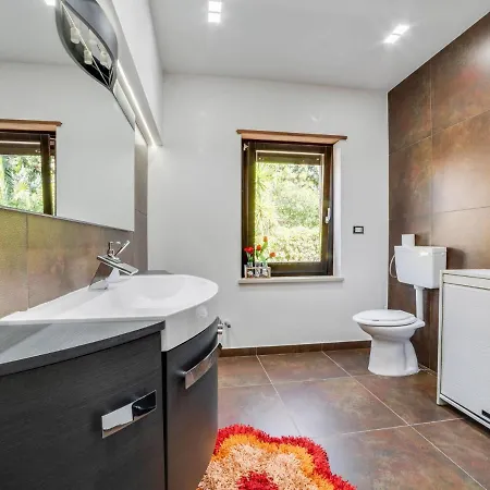 Belvilla By Oyo Modern In With Pool Villa