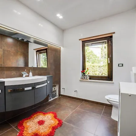 Belvilla By Oyo Modern In With Pool Nissoria
