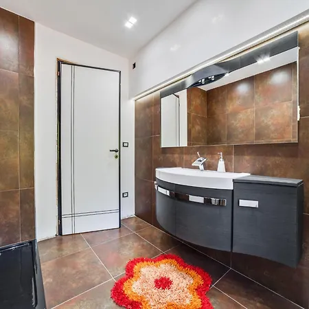 In With Private Pool וילה Nissoria