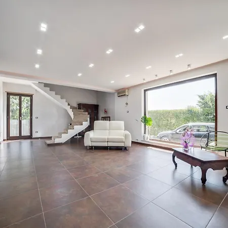 In With Private Pool * Nissoria