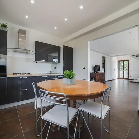 In With Private Pool וילה Nissoria