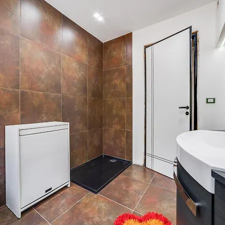 In With Private Pool Nissoria